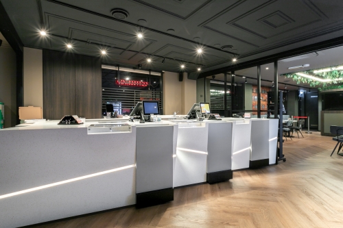Interior Collective Meetpoint