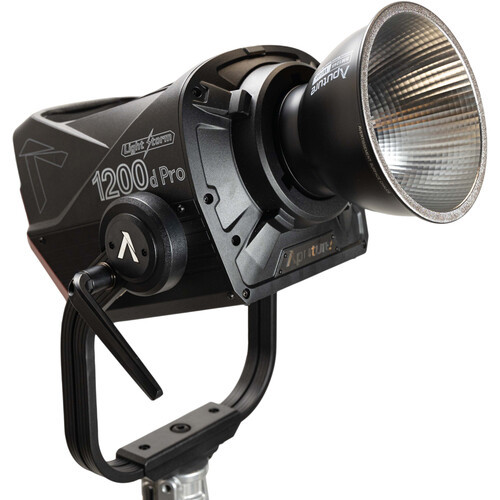 aputure-ls1200d-daylight-led-point-light-kit