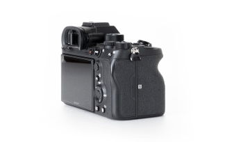 Sony A7R V