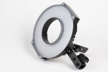 F&V R-300 Ringlight