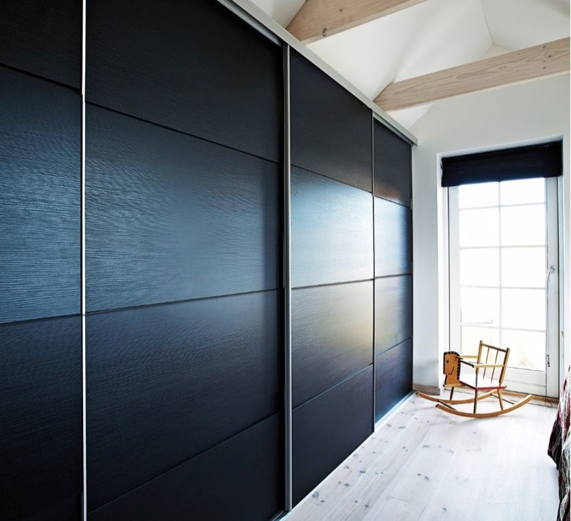 Deze schuifdeuren passen in elke ruimte met een plafondhoogte tot 250 cm en hoeven