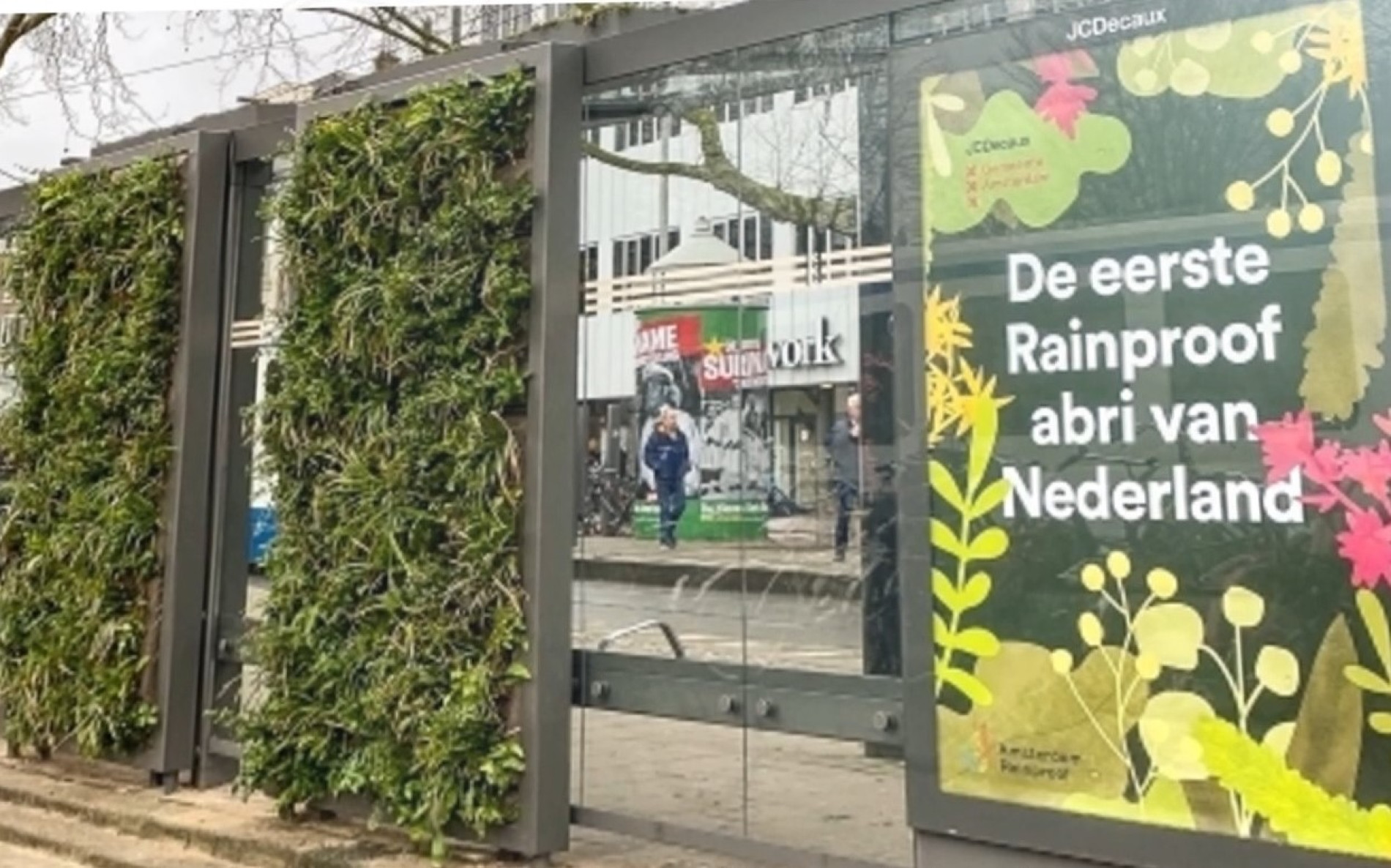 Het groene bushokje met klimaat adaptieve beplanting