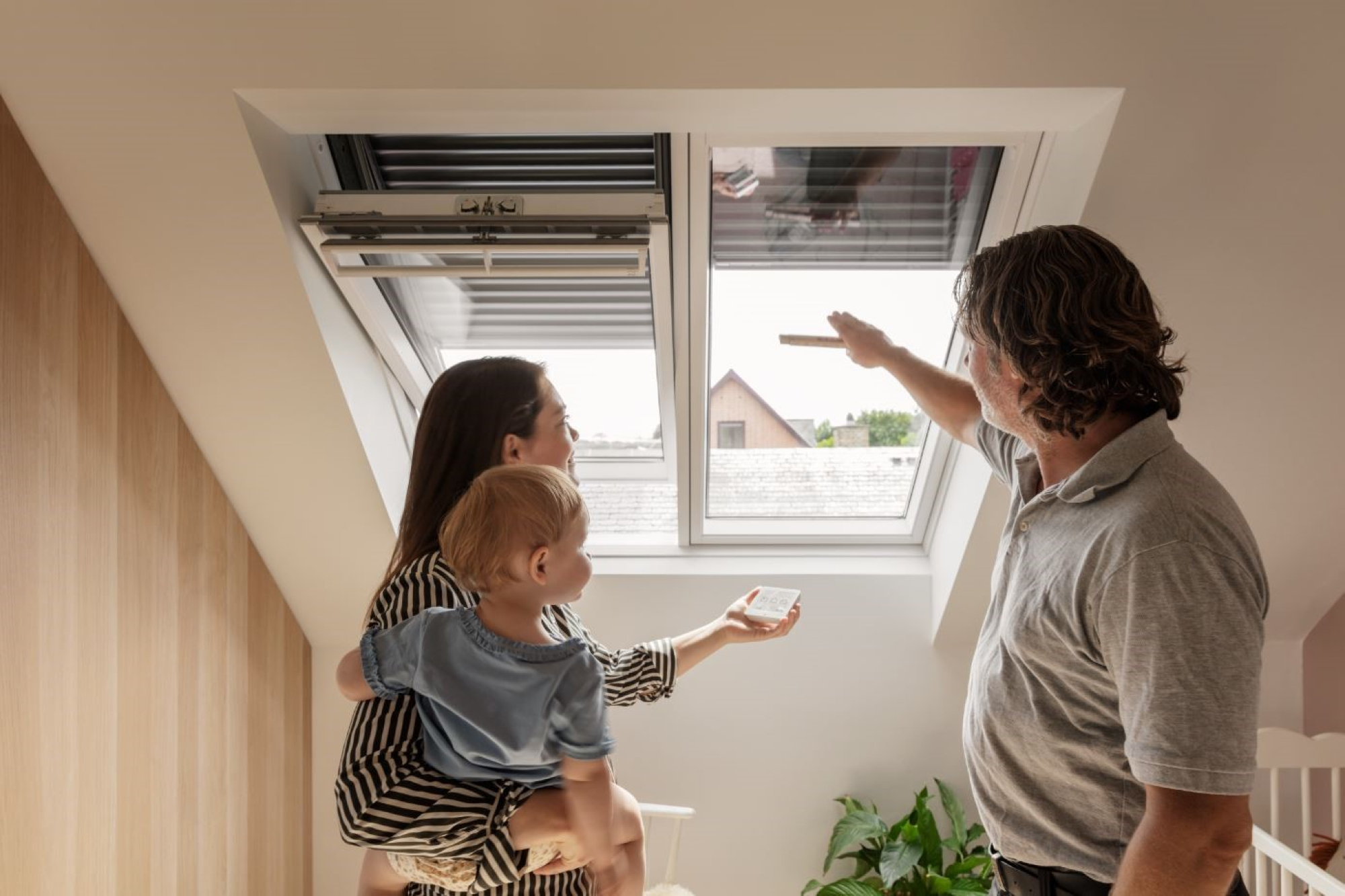 Voor extra gemak zijn de nieuwe elektrische dakramen volledig op afstand te bedienen. 