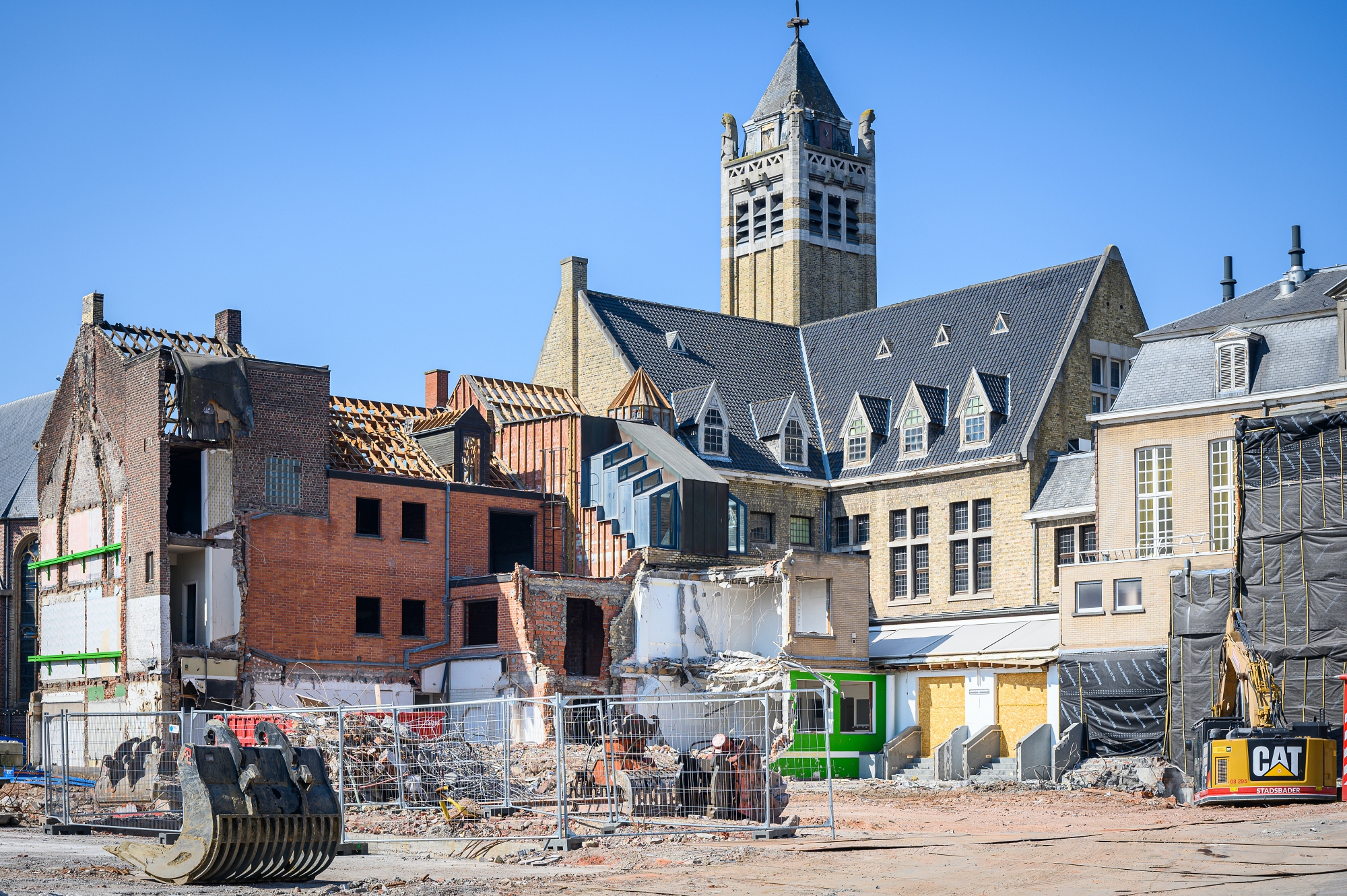 Bijzondere eerste steen voor het nieuwe stadhuis van Roeselare