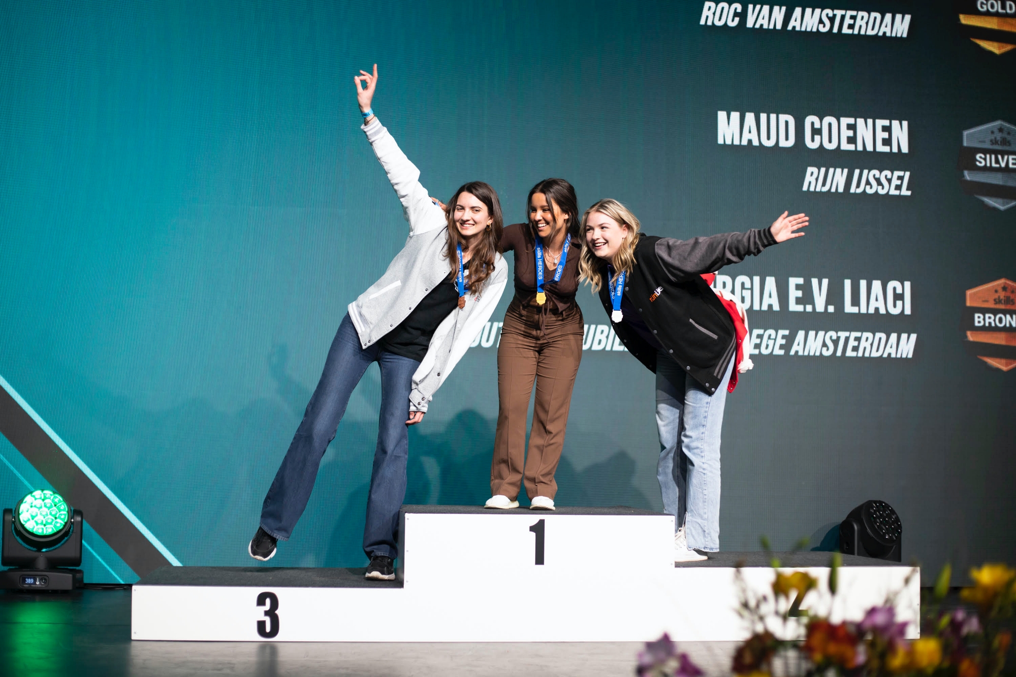 HMC-student Koen van Ast beste meubelmaker 