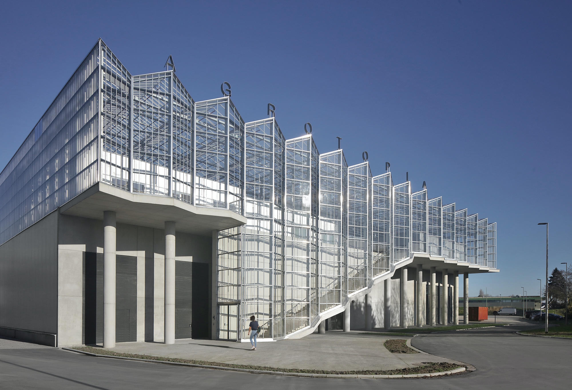 Agrotopia: vereniging van gescheiden werelden