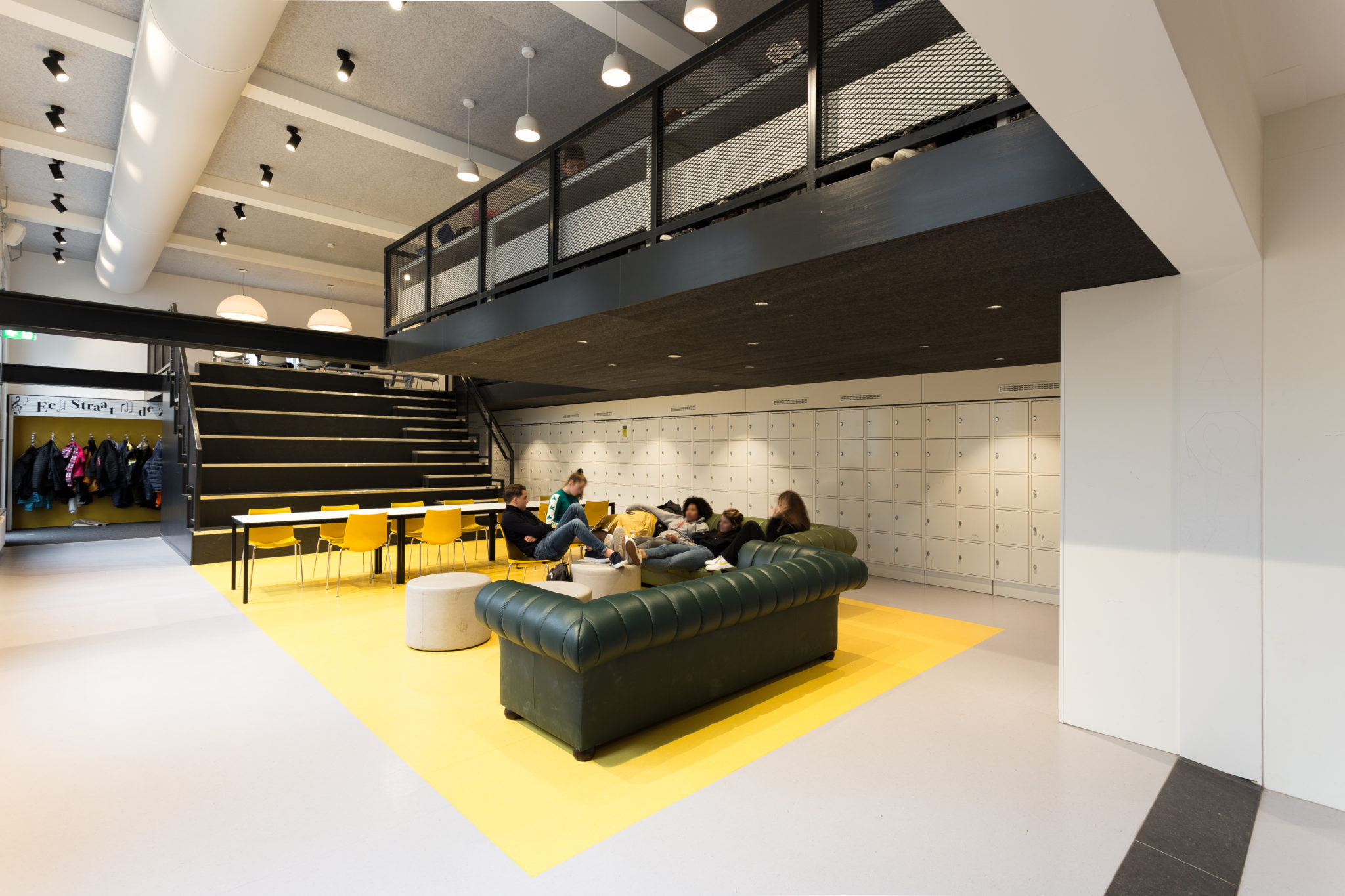 Stedelijk Gymnasium van Zenber: Van aula naar baula