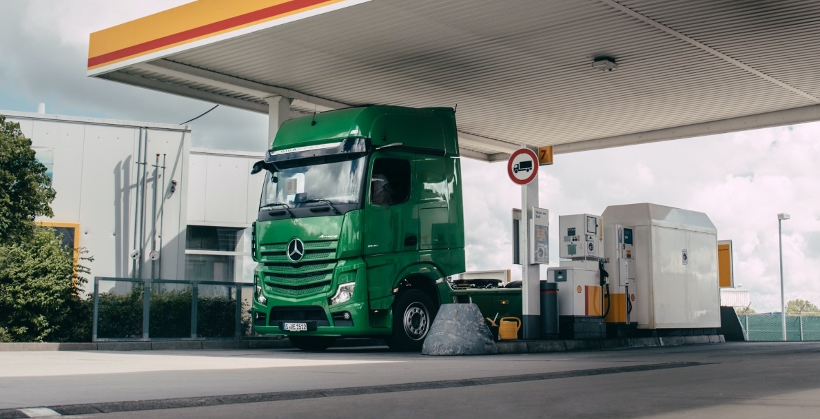 Mercedes-Benz Trucks en Shell testen digitale tankpas 