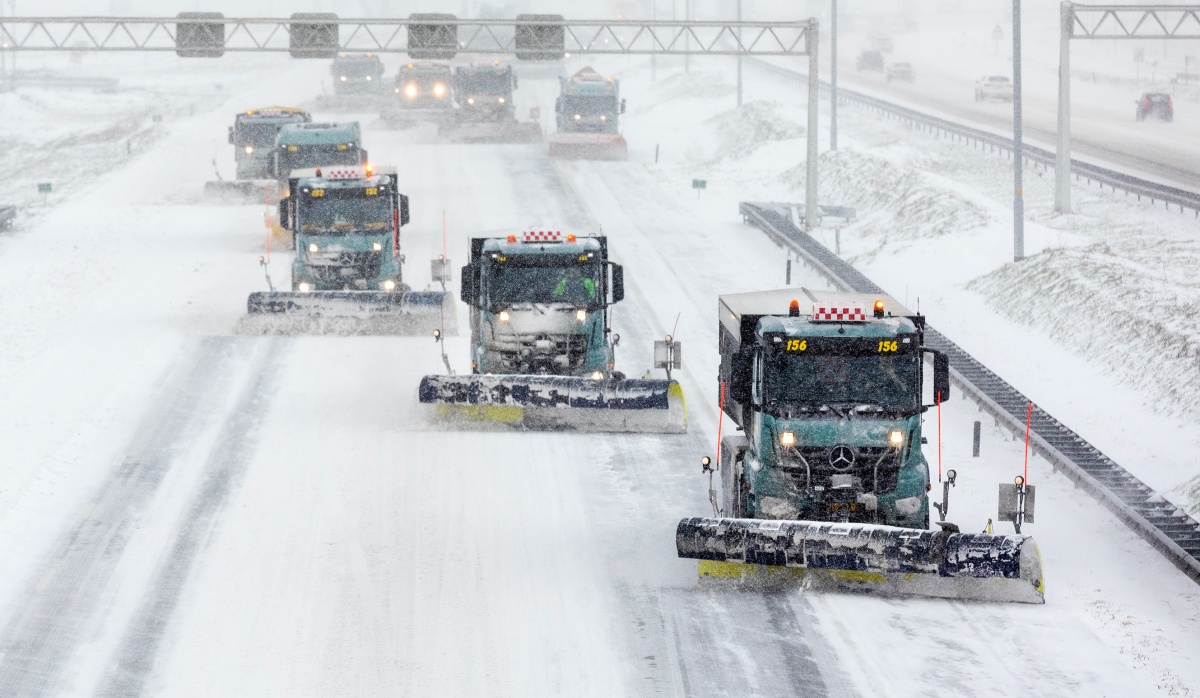 Sneeuwvrij maken van wegen: drie etmalen vol gas