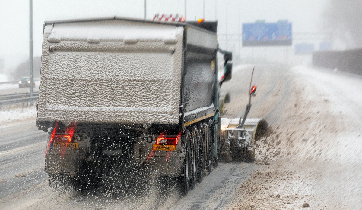 Sneeuwvrij maken van wegen: drie etmalen vol gas