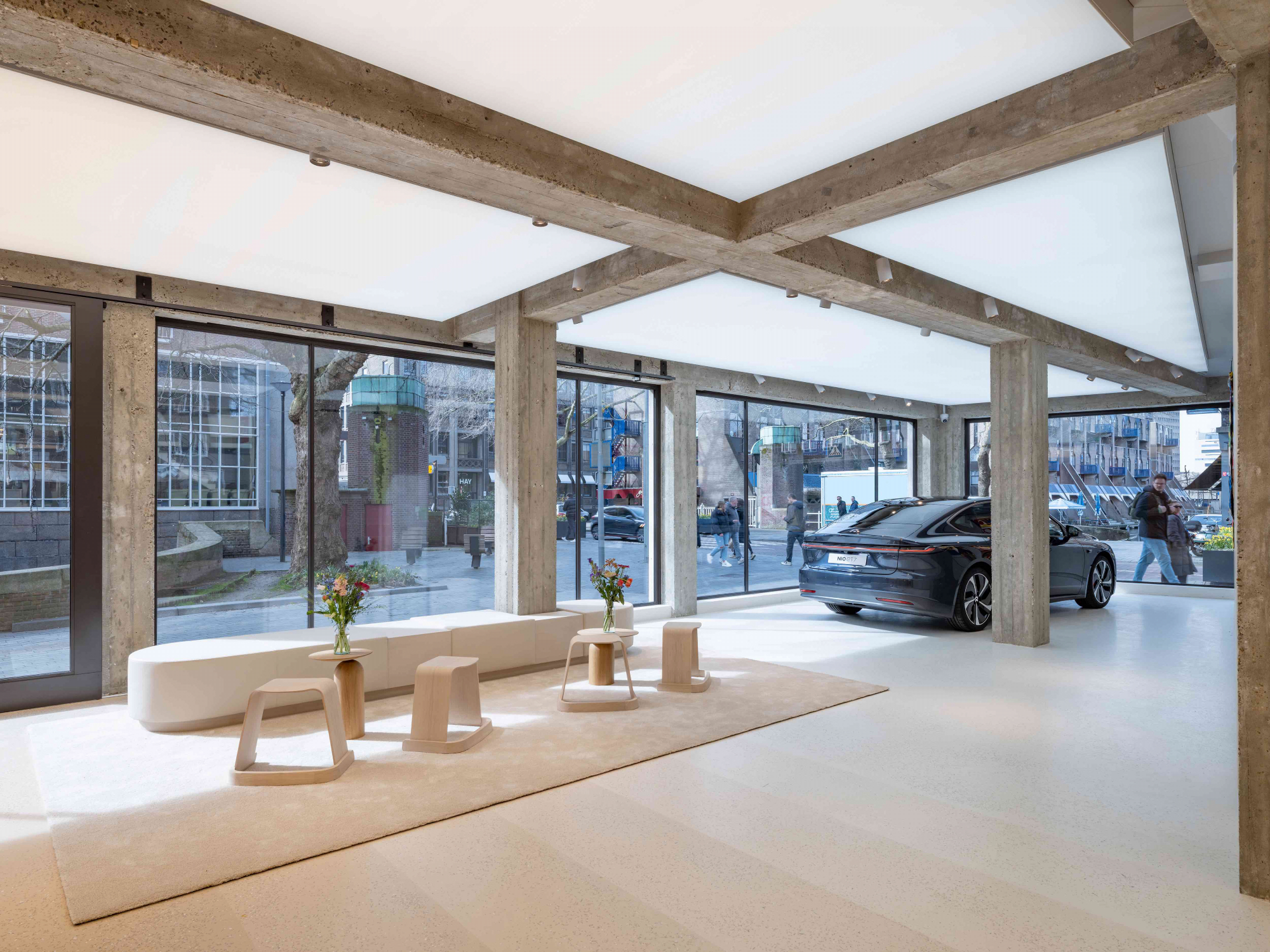 Minimalisme met een Rotterdamse twist: NIO House geopend