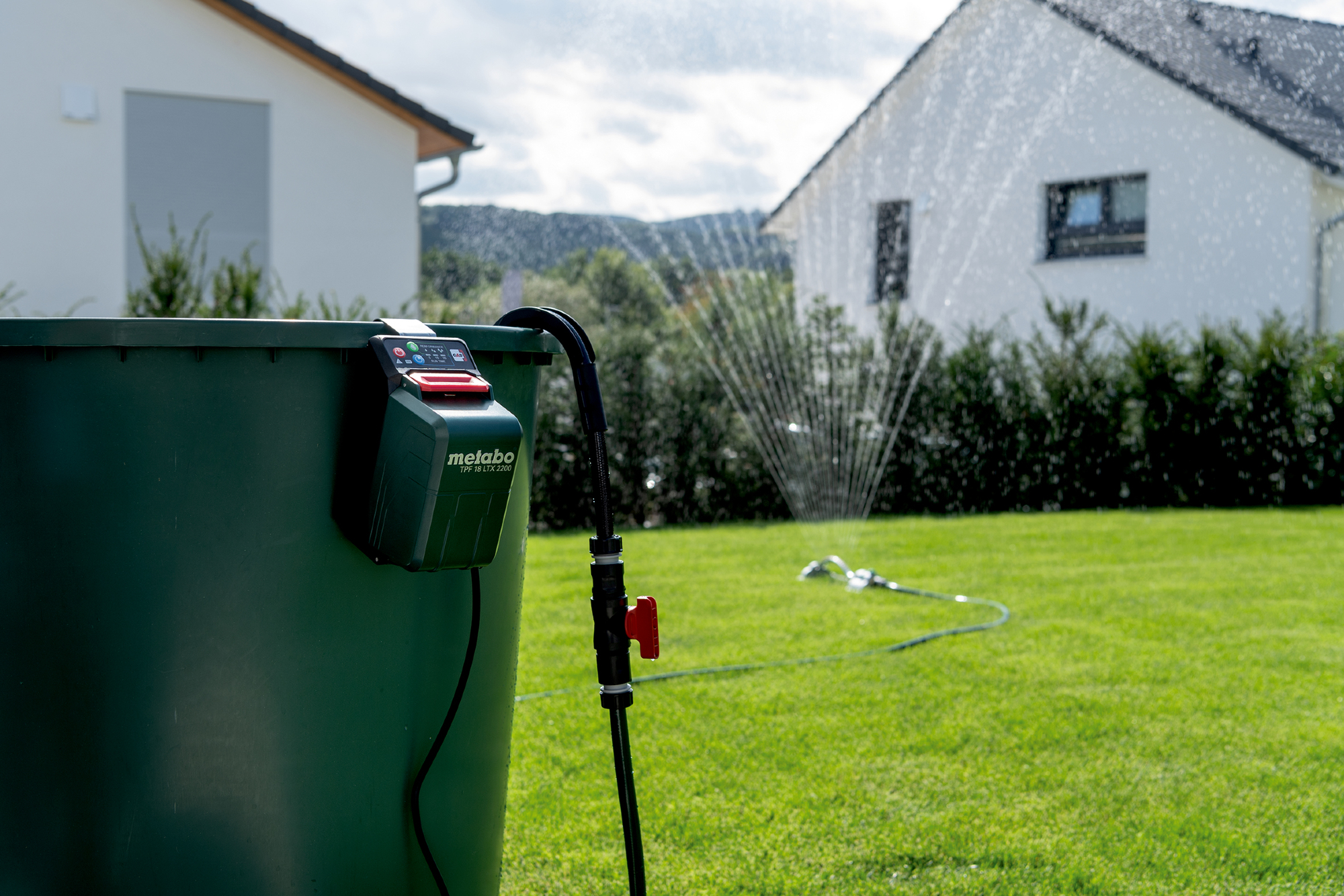 Metabo komt met accu-dompel en regenwatertonpomp