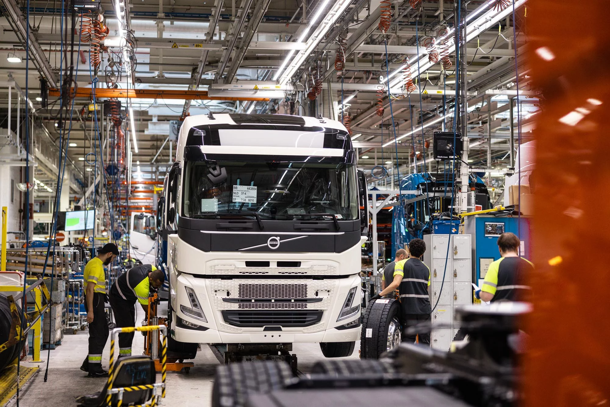 Volvo schaalt op met serieproductie e-trucks in Gent