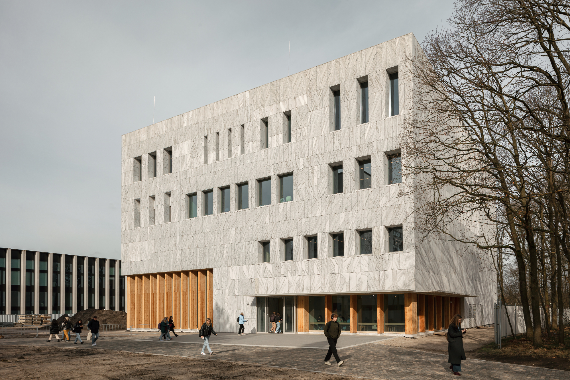 Eerste houten college-gebouw in Europa