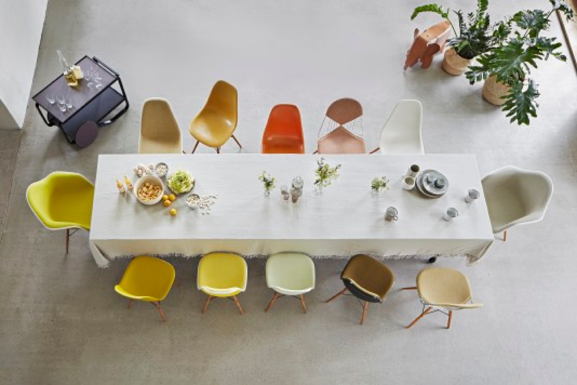 Eames Plastic Side Chair by VITRA.