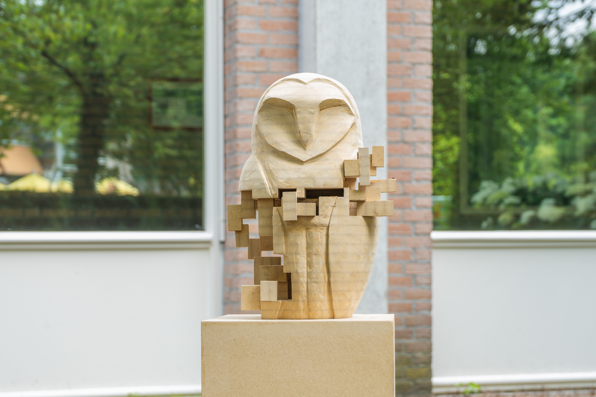 pixelated owl sculpture - Jero Hardjosoedarmo