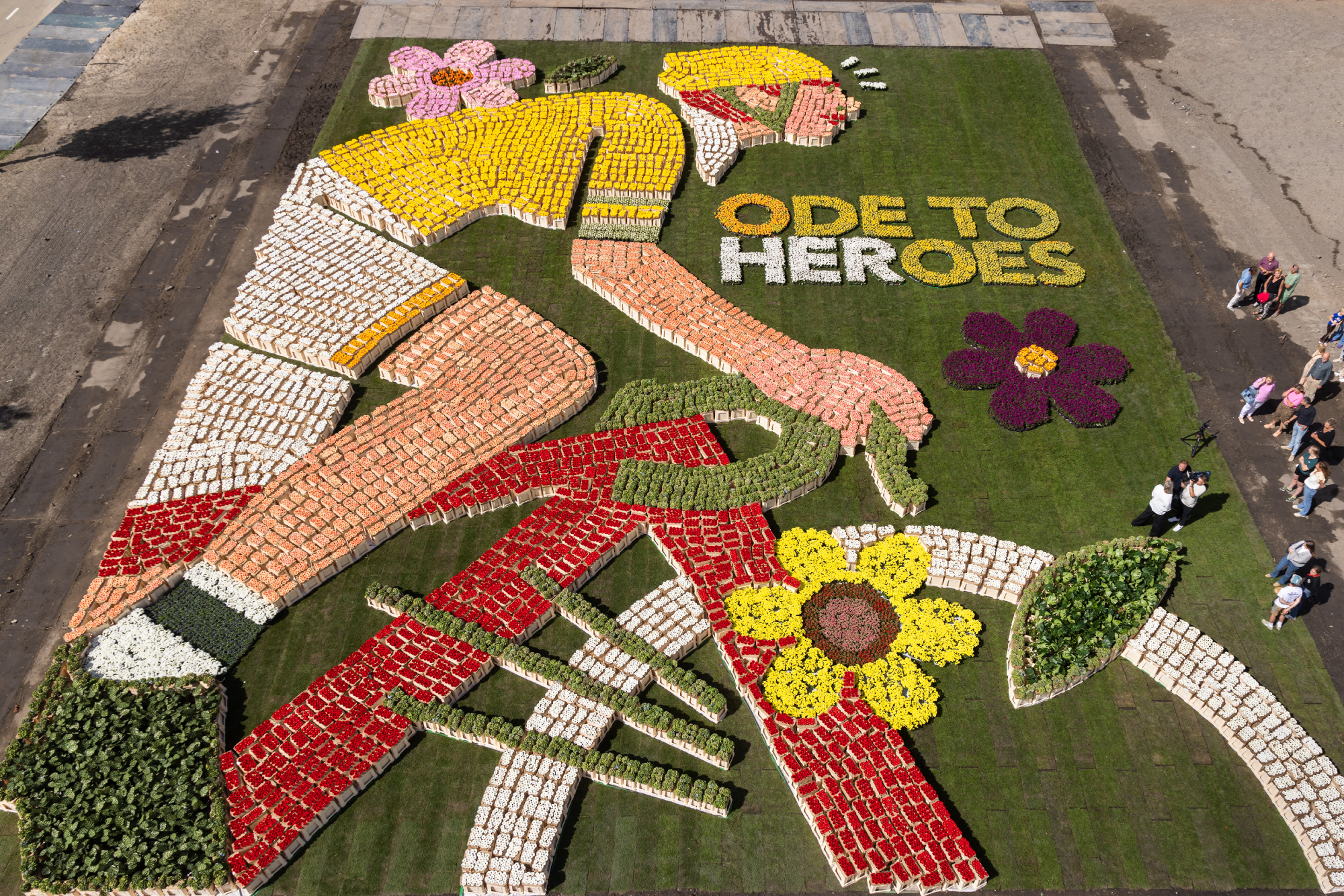 Onthulling bloemenmozaiek Tour de France Femmes