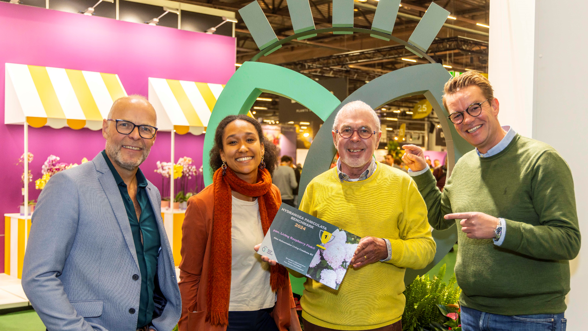 Living Raspberry Pink 'Improved' wint prijs