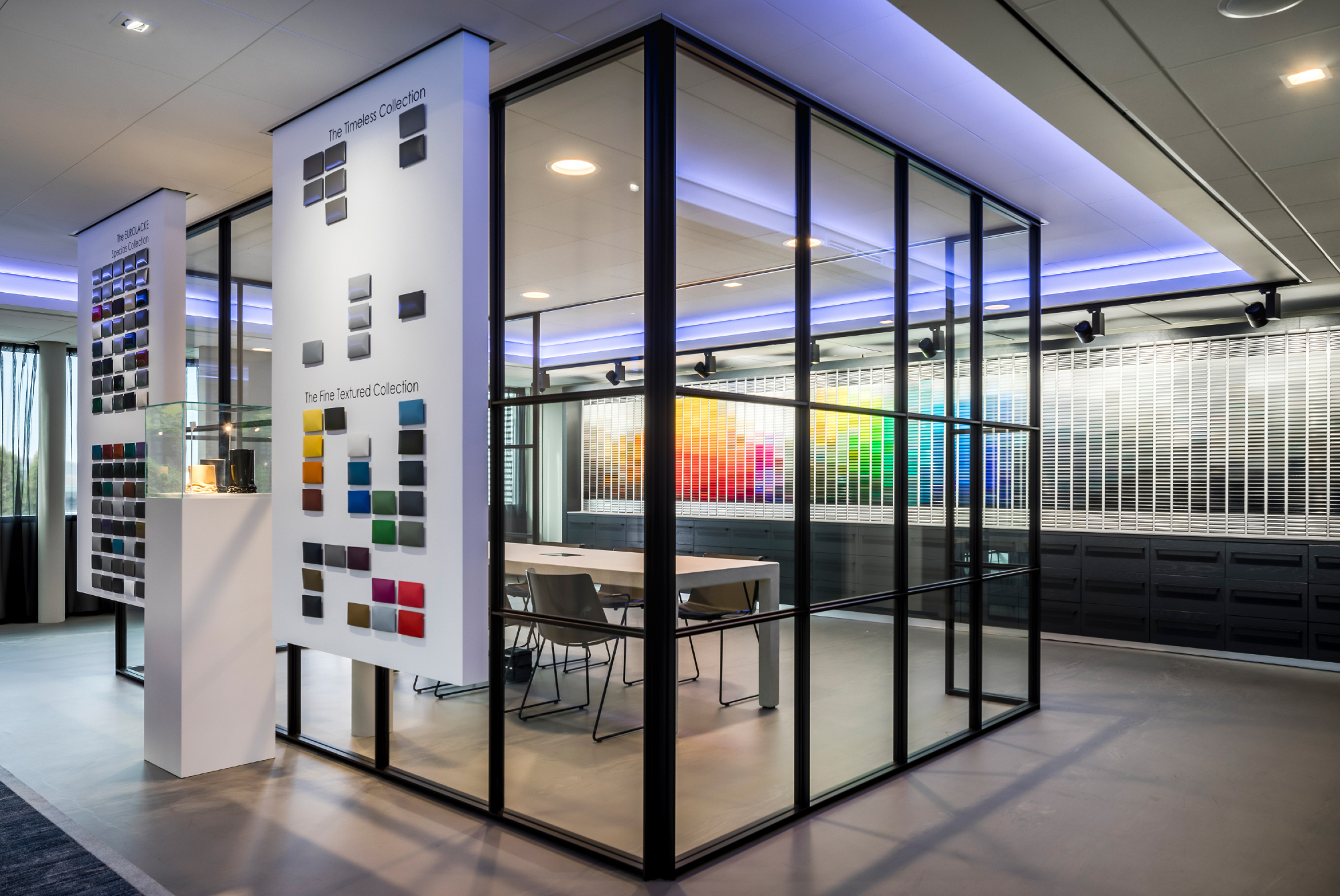 EGO-glaswanden in het experiencecenter van Eurolacke